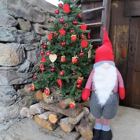 Lo Gnomo Sotto Al Glicine Apartman