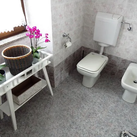 Appartamento Lo Gnomo Sotto Al Glicine