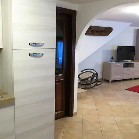Lo Gnomo Sotto Al Glicine Apartman *